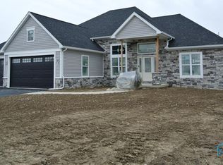15 Winfield Manor Ct, Perrysburg, OH