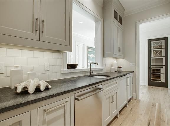 5th image of 3108 Bryn Mawr Dr