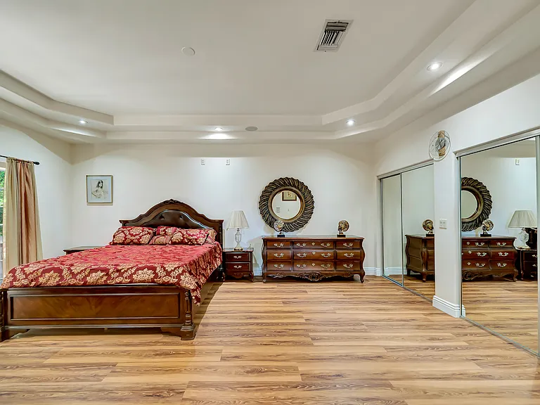 7735 Wilbur Ave — Photo 47