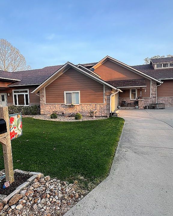 Street view of villa