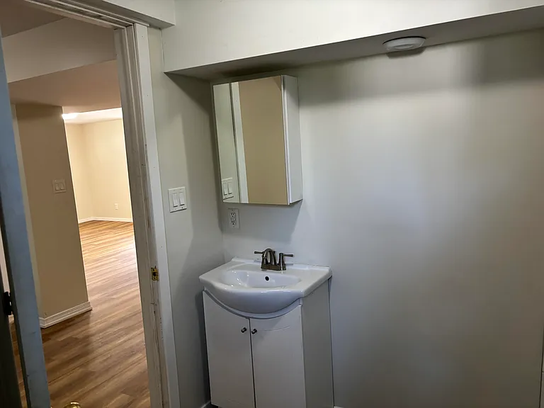 40 Barron St — Photo 10