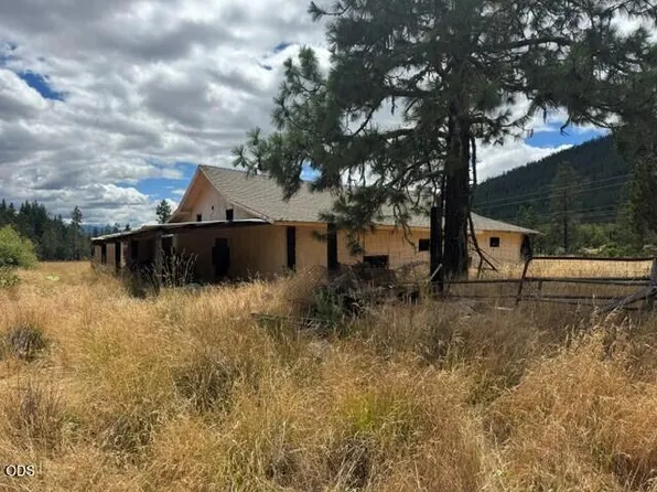 5345 Westside Rd, Cave Junction, OR 97523