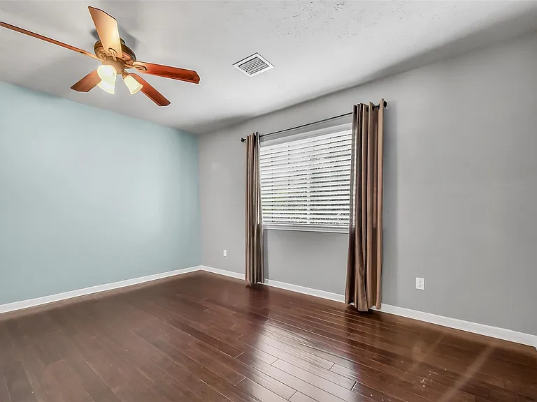2111 Riverside Dr — Photo 22