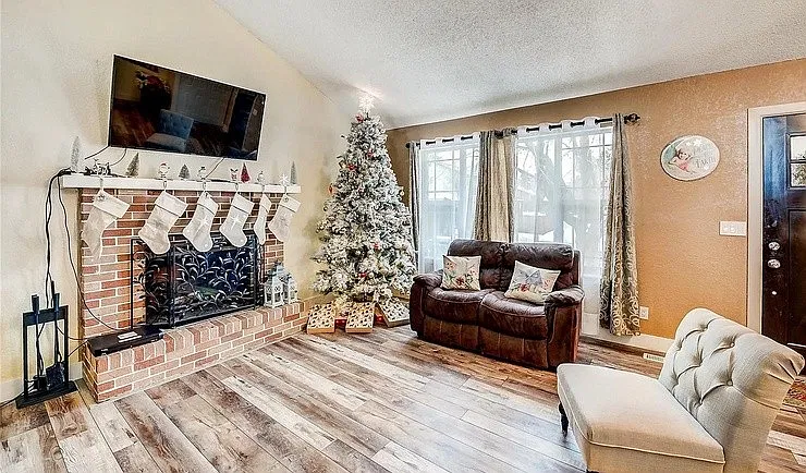 504 S Laredo Cir — Photo 4