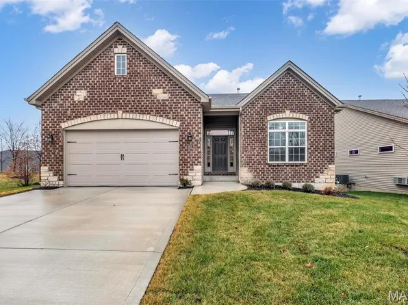 201 Keaton Woods Dr, O'Fallon, MO 63368