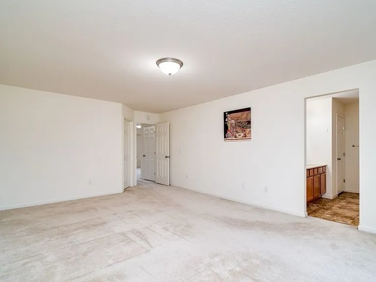 723 Grande Oaks Dr — Photo 8