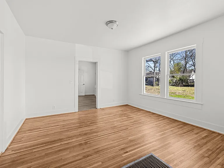 3009 Prince Ave — Photo 12