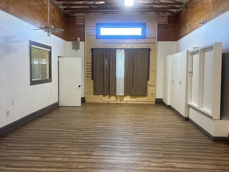 310 W Lupton St — Photo 12