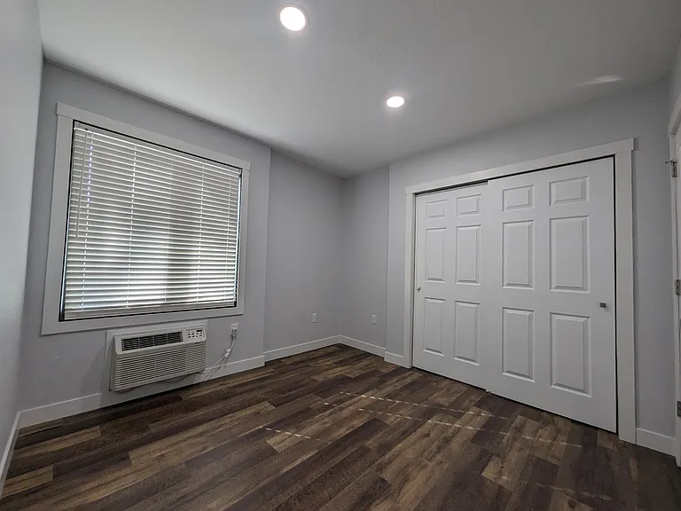 413 Jefferson St #10 — Photo 8