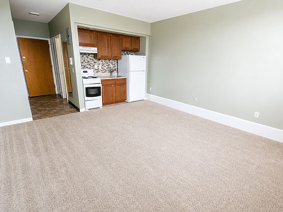 2nd image of 300 Melwood Ave
