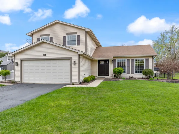 624 Hiawatha Dr, Carol Stream, IL 60188