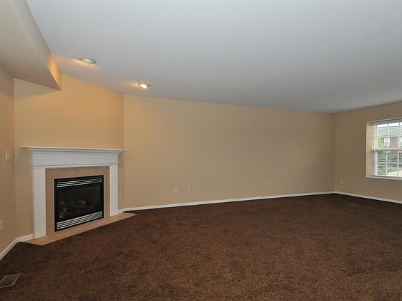 4th image of 9869 Cherbourg Dr