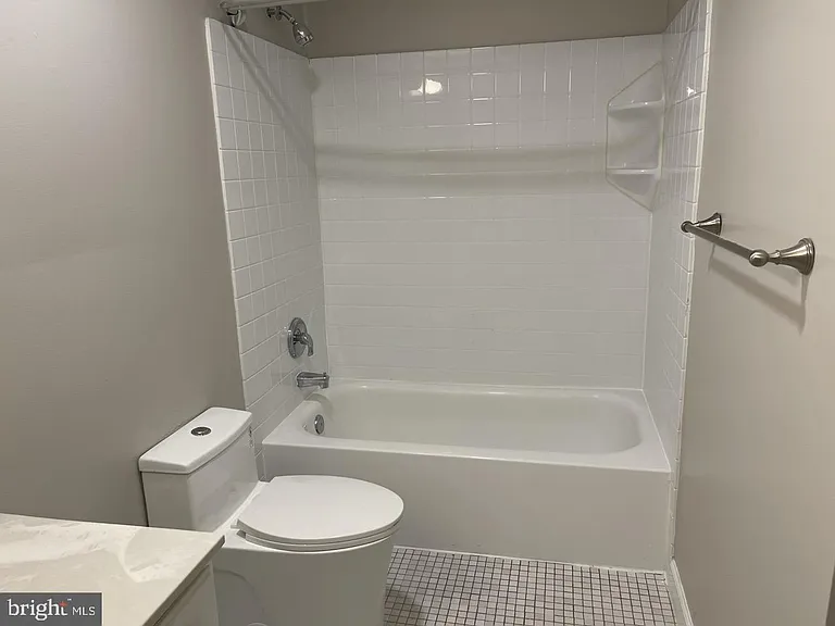 294 Woods Edge Pl — Photo 24