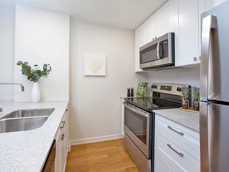 1300 Richmond Rd — Photo 3