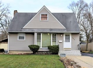 229 S Lodge Ln, Lombard, IL 60148