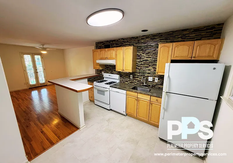 Building Photo - 615 Boulevard SE #8