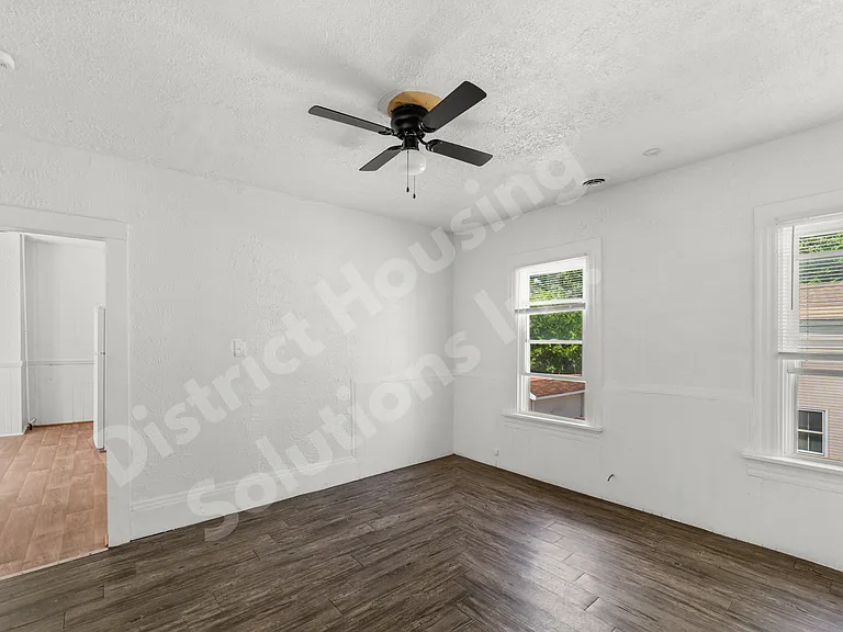 8302 Sowinski Ave — Photo 15