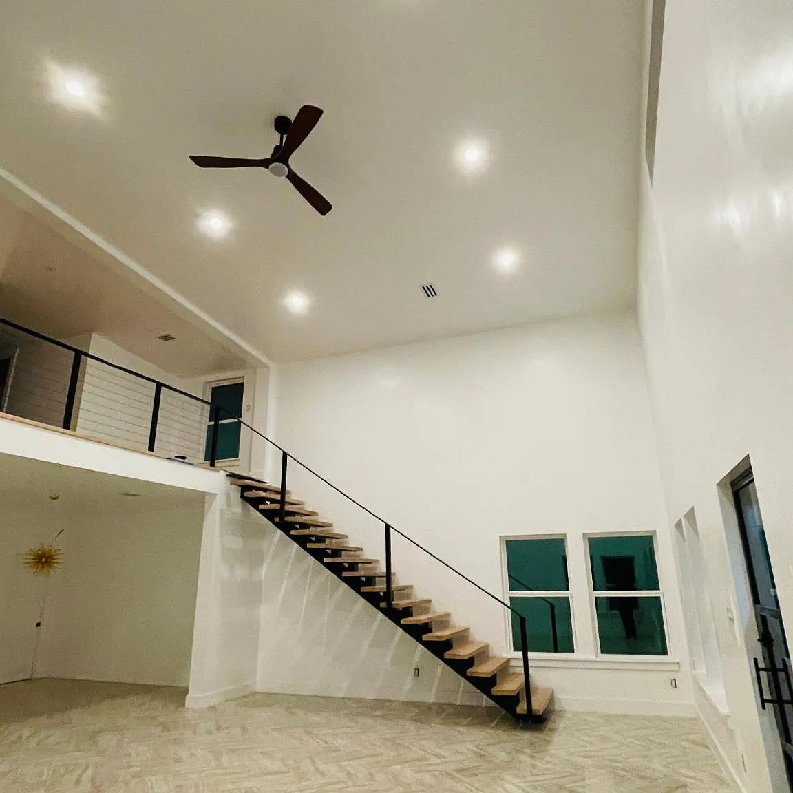 31 Heathrow Ln — Photo 4