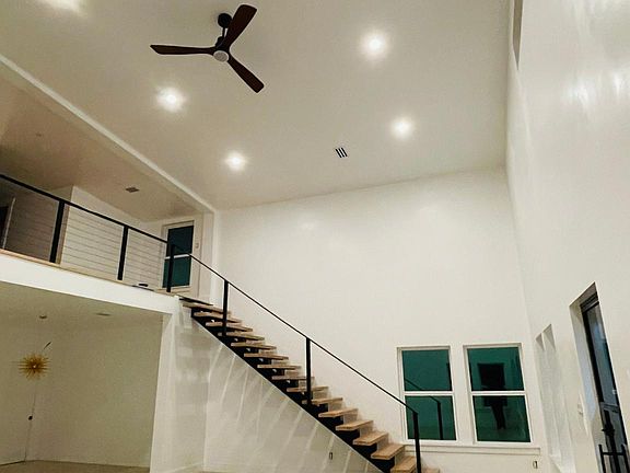 4th image of 31 Heathrow Ln