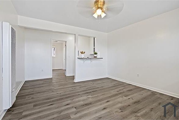 1st image of 16925 Prairie Ave APT 1