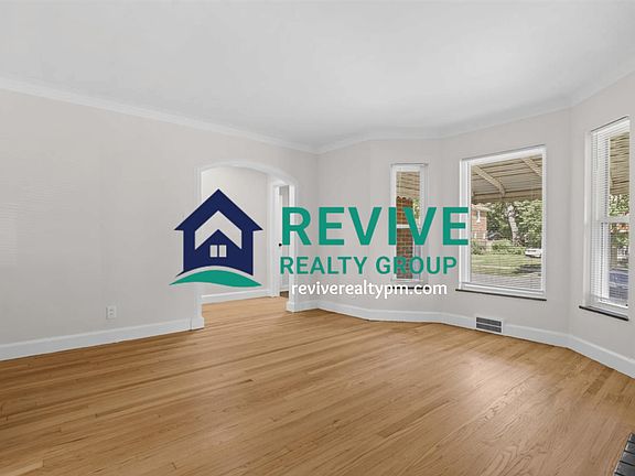 5th image of 18503 Prairie St