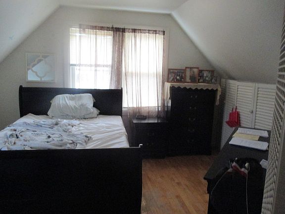 4th image of 2535 N 72nd Ct