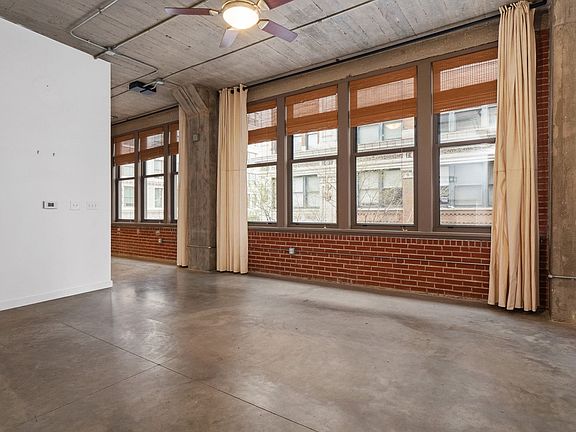 3rd image of 1635 Washington Ave APT 206