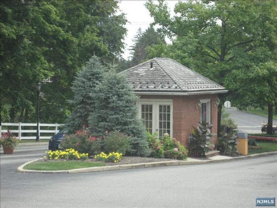 1st image of 281 Coventry Ct