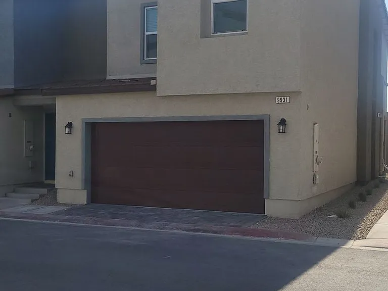 9931 Apricot Hills St — Photo 1