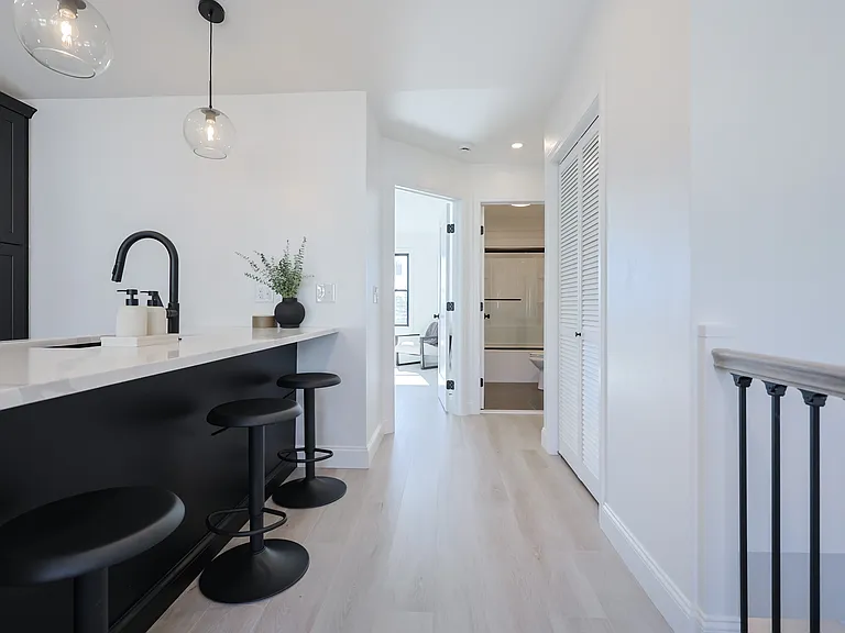 1369 Park Ave — Photo 17