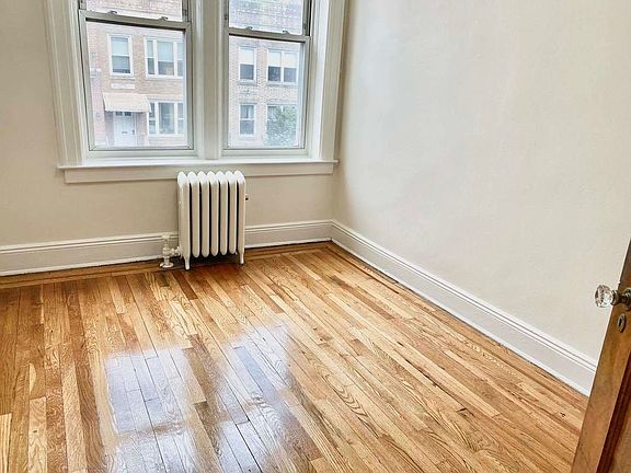4th image of 25-32 34th St #2R