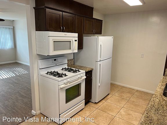 4th image of 276 S Oak St #11749492