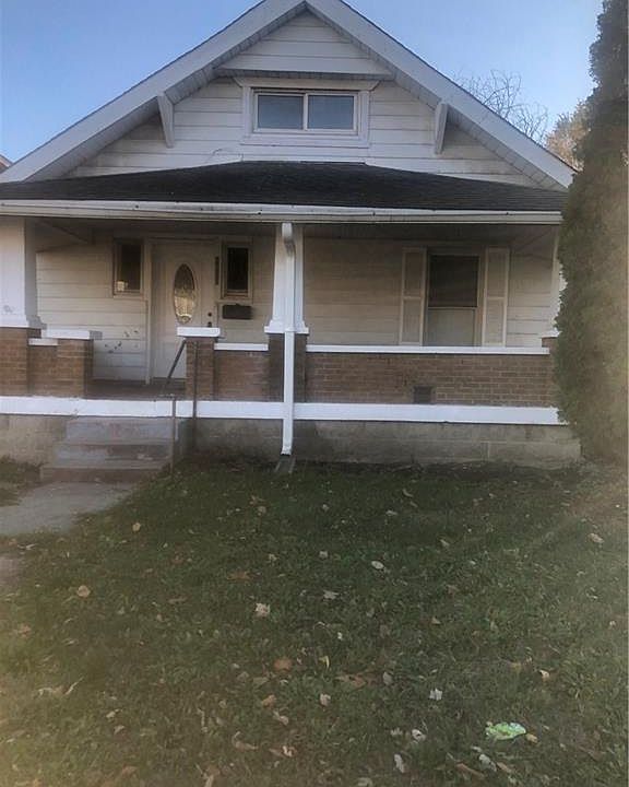 1st image of 4809 E New York St