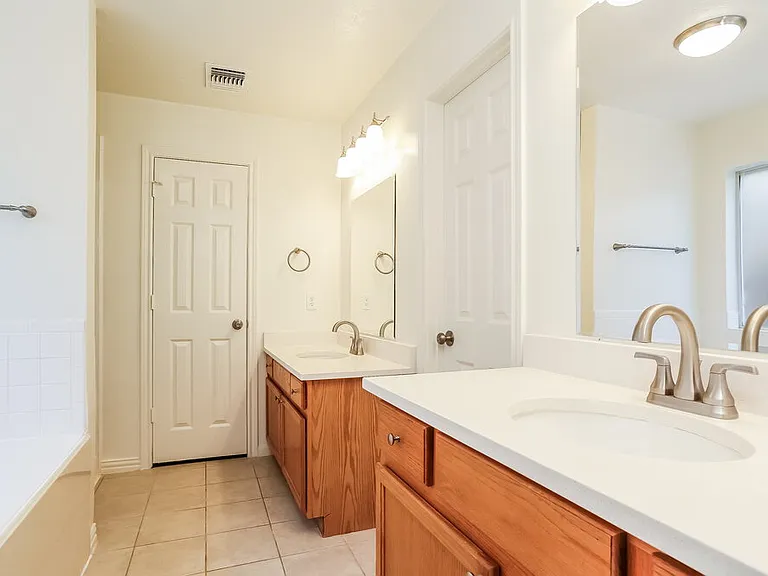 3230 Candlepine Dr — Photo 13