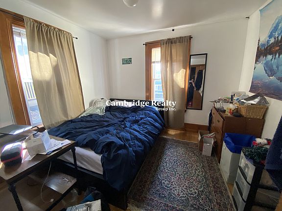4th image of 40 Jay St #T
