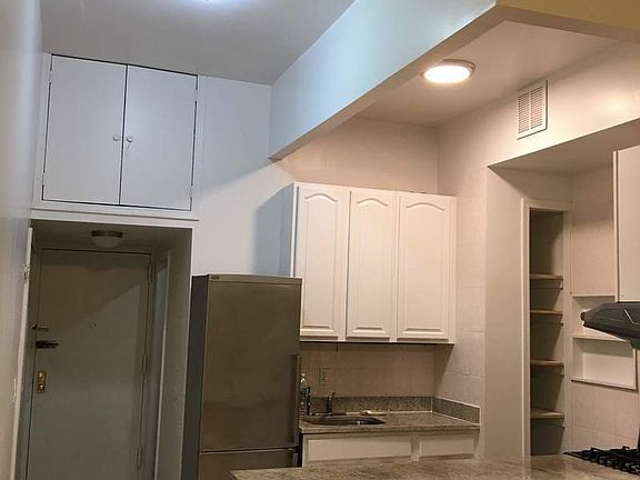 3rd image of 155 Henry St APT 101