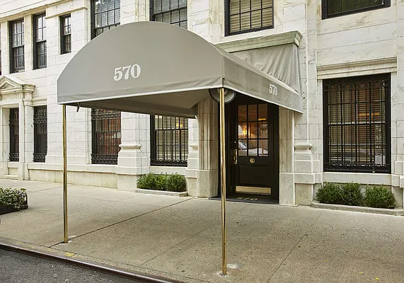 Sold by Compass | media 20