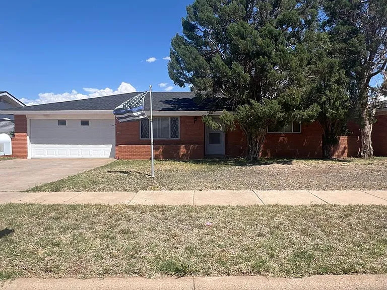 121 Sasser Dr — Photo 1