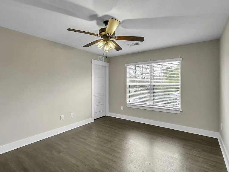 8 Tolar Rd — Photo 25