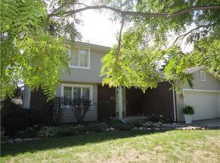 414 S Circle Dr, Williamston, MI 48895