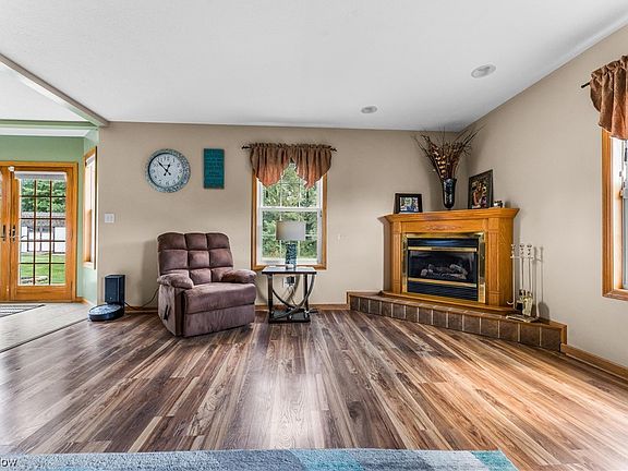 3rd image of 7545 Brookstone Pl