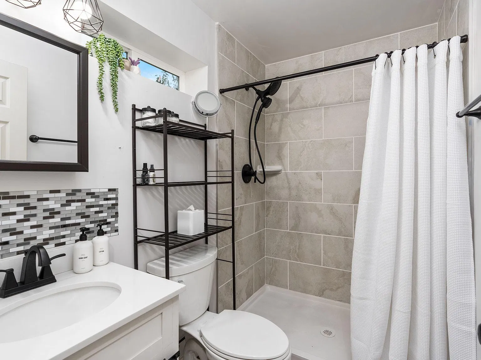 Studio, 750 sqft, $1,800 — Photo 3