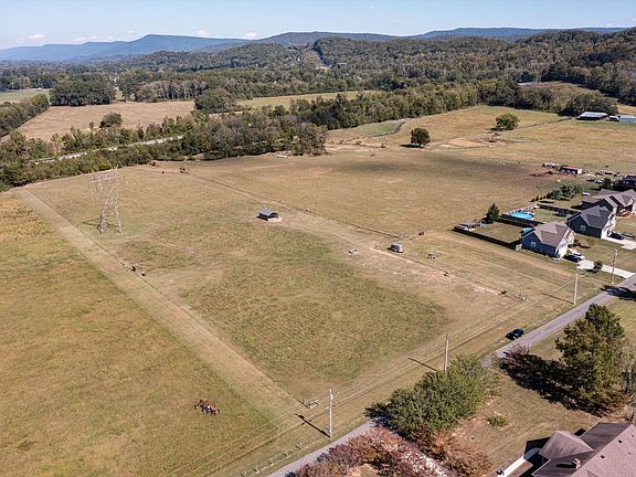 4th image of 301 Hass Rd