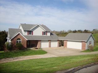 1521 Sky View Dr, Holts Summit, MO 65043