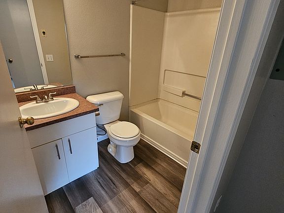 5th image of 2525 N 15th St #2465-103