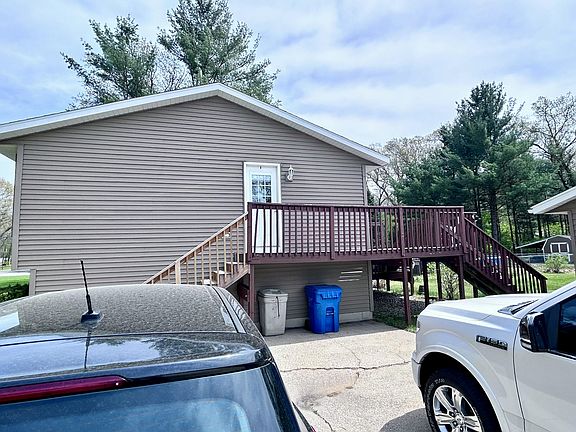 3rd image of 3775 Macarthur Rd