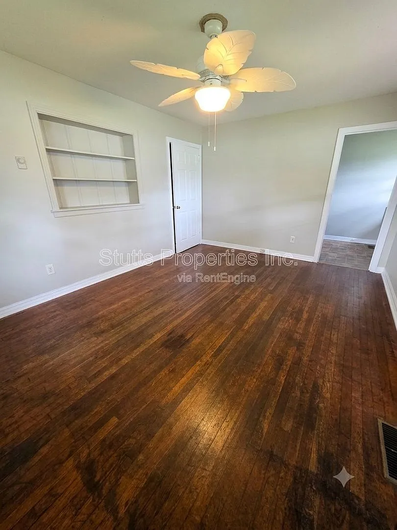 2 bed, 1.0 bath, $795 — Photo 2