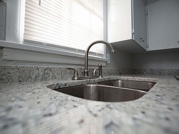 4th image of 25 Allyson Cir