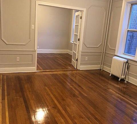 5th image of 24 Kensington Ave