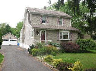 289 River Rd, East Hanover, NJ 07936